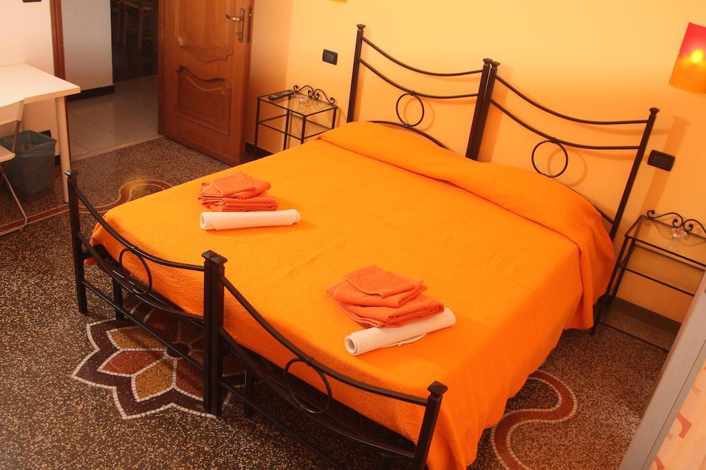 Bed & Breakfast La Rosa Dei Venti Genua Rum bild