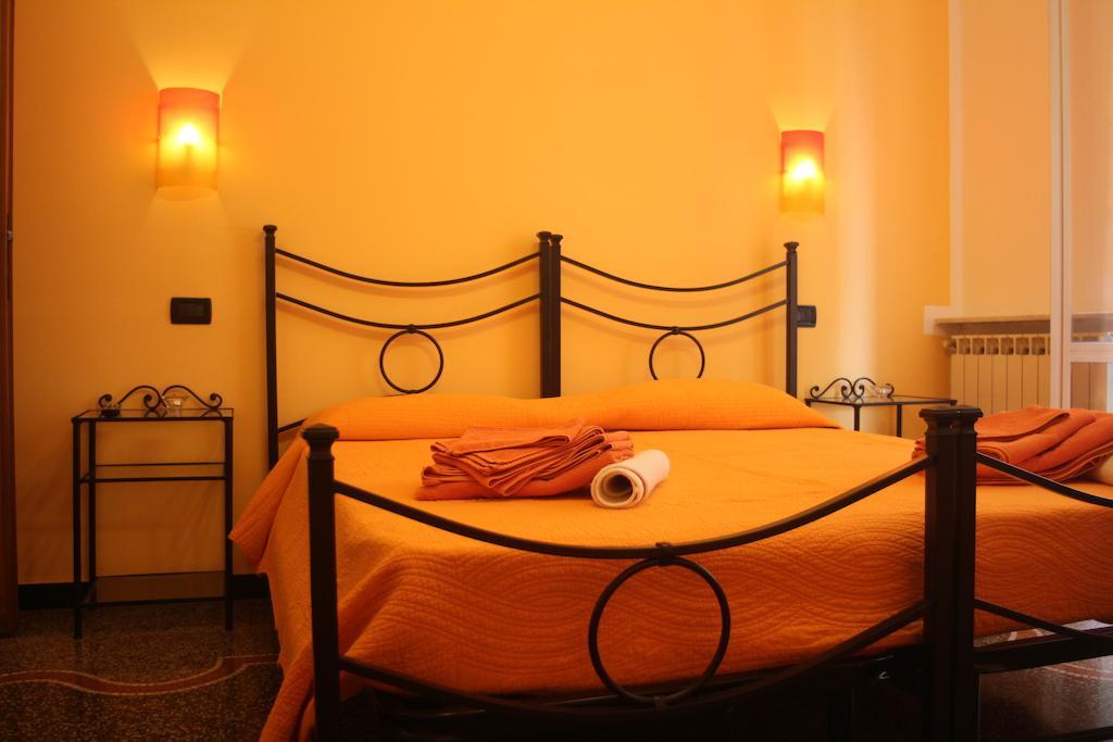 Bed & Breakfast La Rosa Dei Venti Genua Rum bild