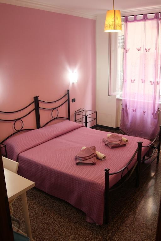 Bed & Breakfast La Rosa Dei Venti Genua Rum bild